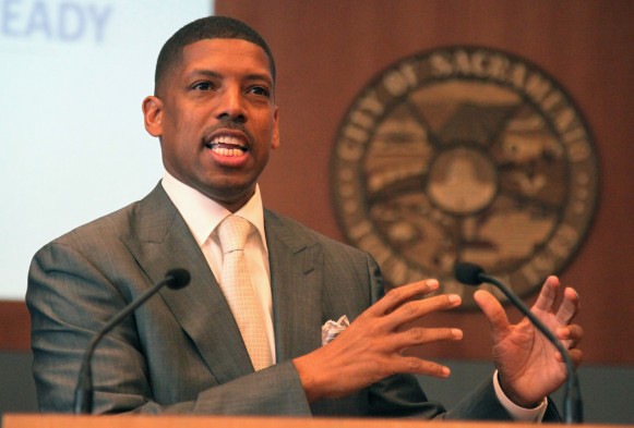 Kevin-johnson-10.22-581x393