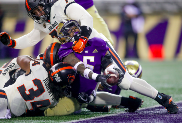 Thiel Huskies Pause The Mayhem And Find A Win Sportspress Northwest